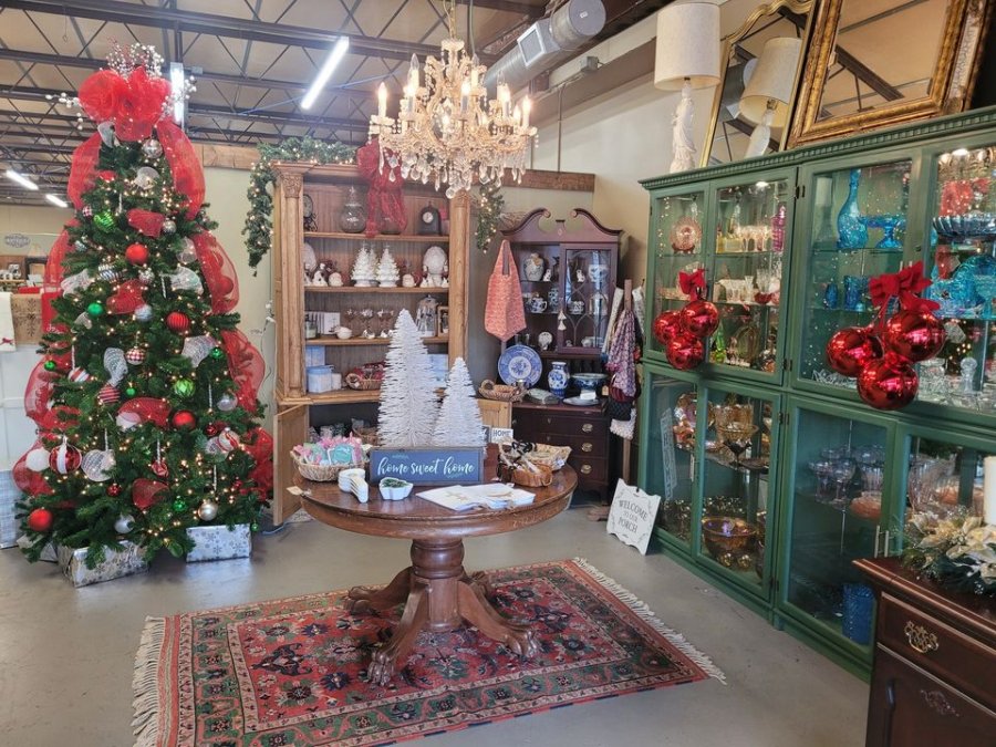Evans Auctions and Estate Sales Holiday Sale 